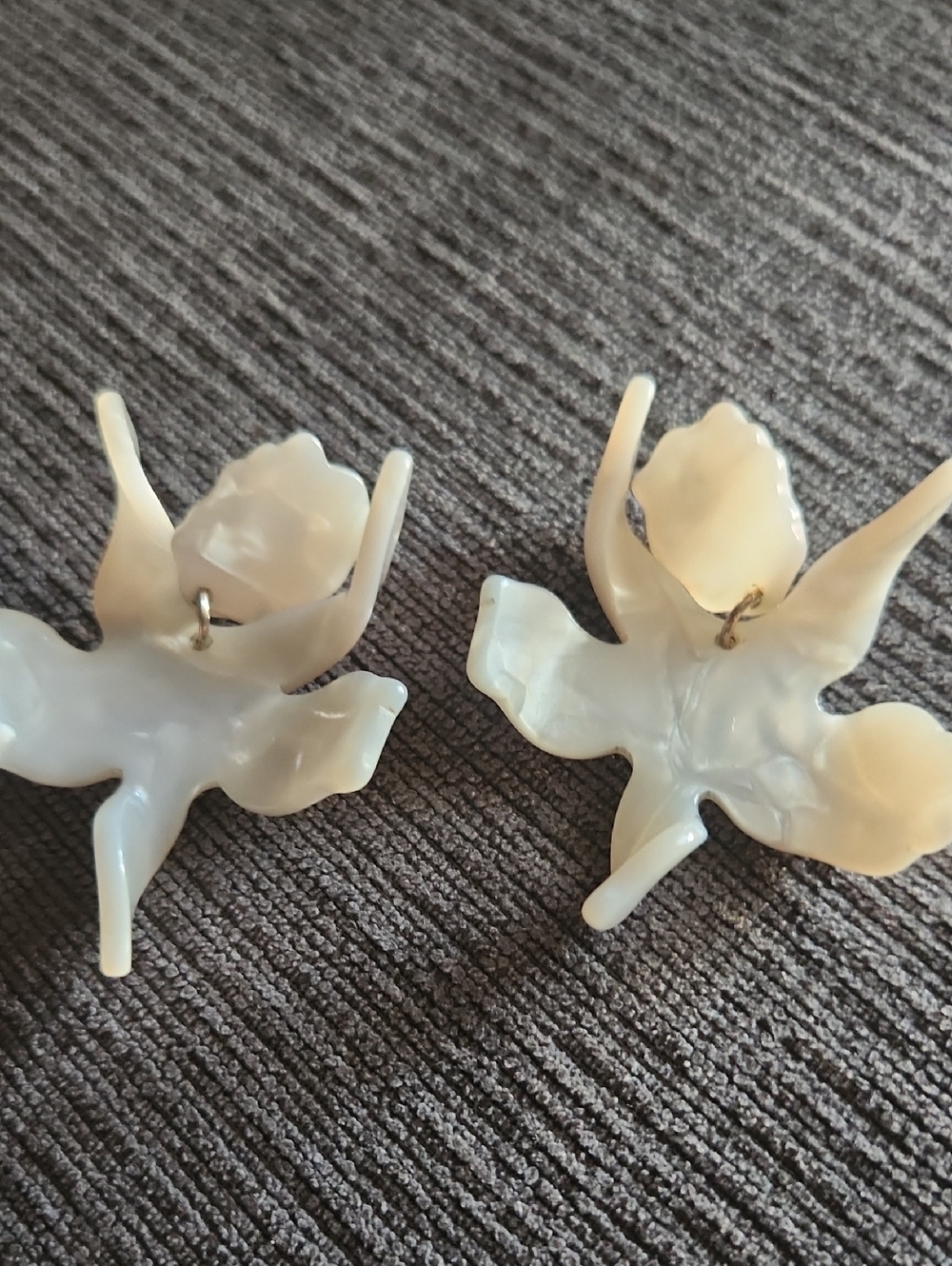 Lele Sadoughi Ivory Floral Shell  Earrings